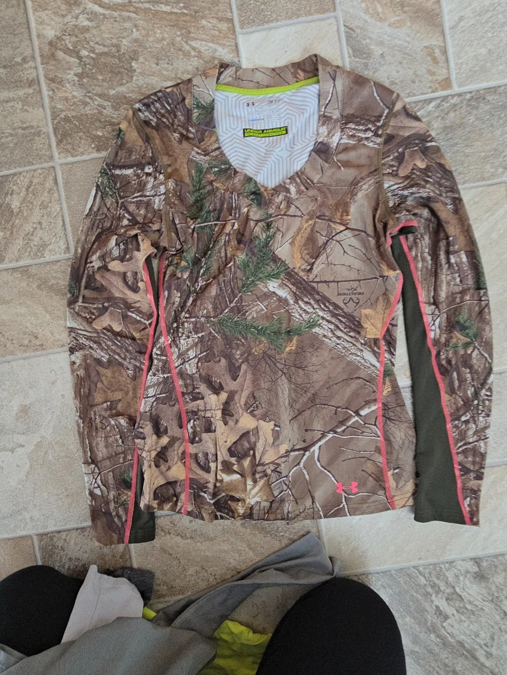 UNDER ARMOUR NIKE Etc SMALL WOMEN BUNDLE - Picture 3 of 10